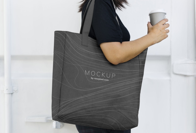 wear, girl, casual, holding, mockup, cup, bag, person, real people, lifestyles, black, text, colors, indoors, carrying, standing, casual clothing, coffee cup