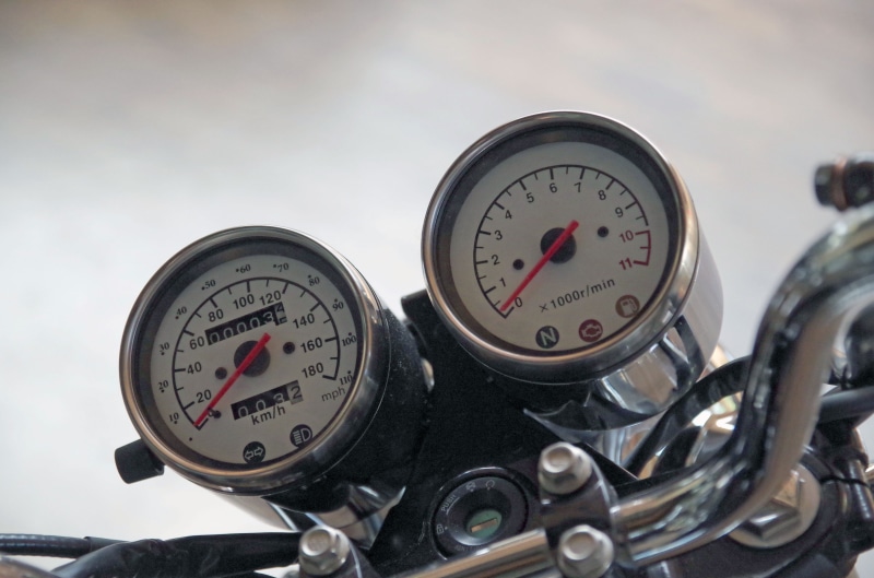 physical pressure, equipment, number, tachometer, accuracy, 4K, petrol, focus on foreground, metal, temperature, pressure gauge, circle, odometer, display instrument