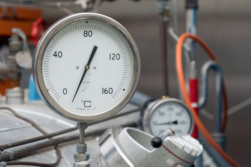 physical pressure, equipment, machine, dial, control panel, degrees, measuring, steel, focus on foreground, control, machinery, 2K, commercial, meter
