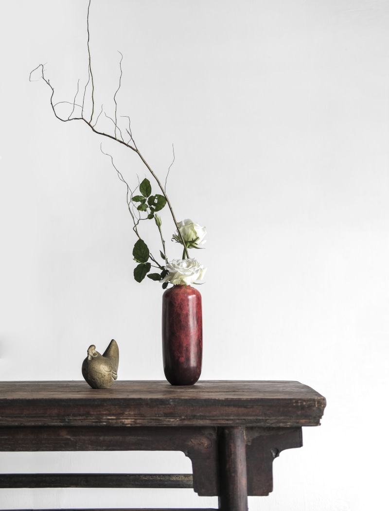 side table, plant part, decor, roses, food and drink, vase, floral, minimalism, brown, potted plant, shelf, seat, healthy eating, vase arrangement, rose