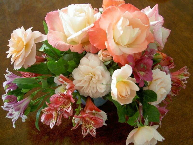 rose, bouquet, romance, celebration, backgrounds, arrangement, elegance, bunch of flowers, lilies, flower arrangement, indoors, vase, nature, yellow, plant