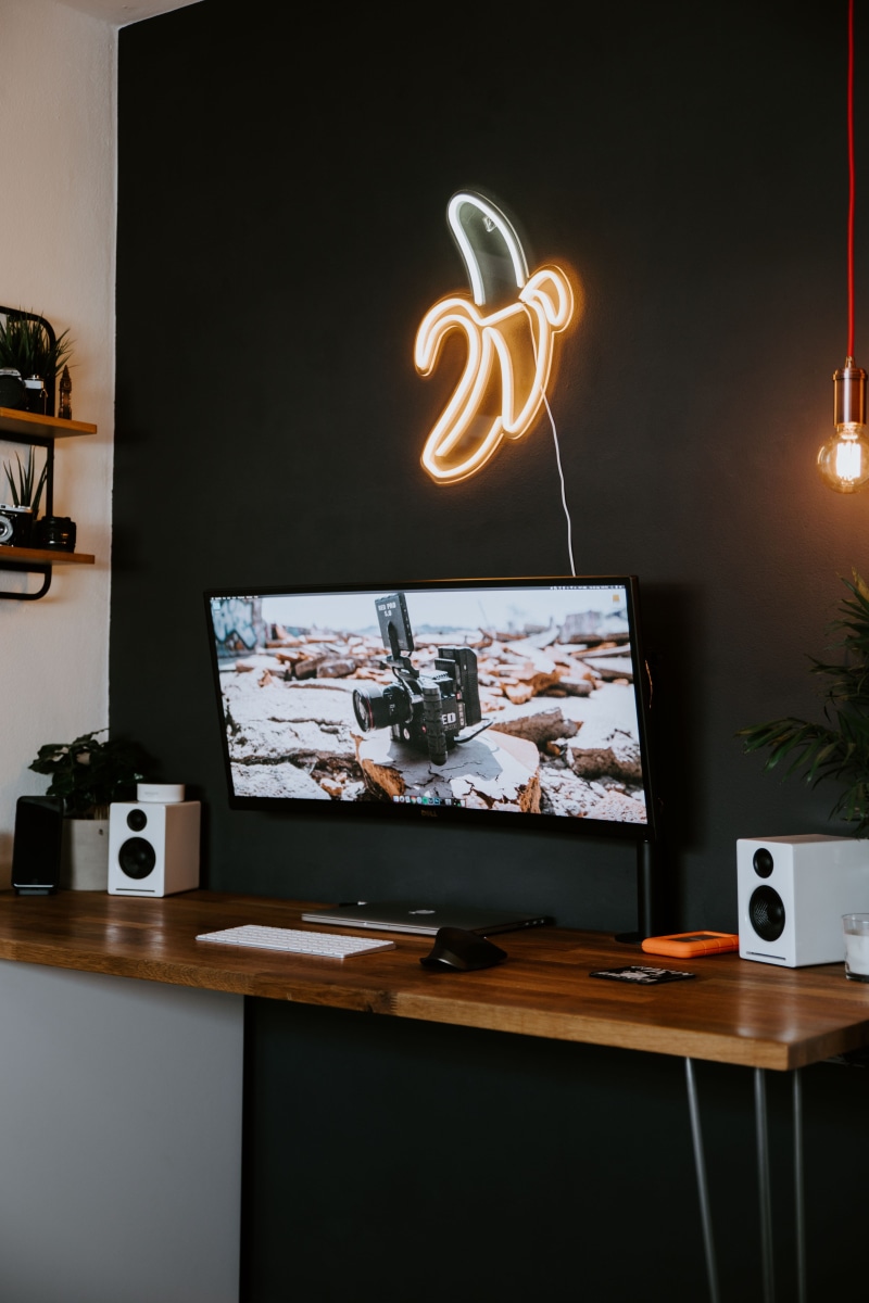 text, 5K, pc setup, office, lighting equipment, glow, desk, flat, electric lamp, brown, macbook pro, domestic room, screen, food and drink, setup, no people