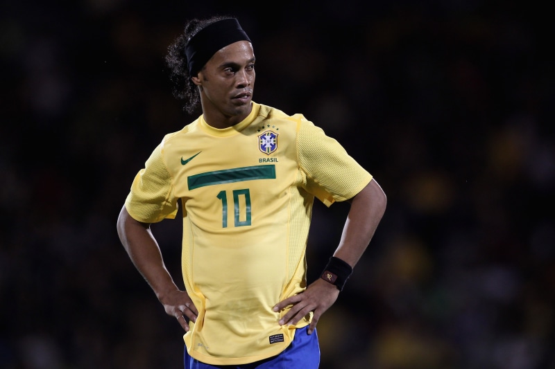 men, Ronaldo de Assis Moreira, 4K, sports clothing, sports uniform, sportsman, yellow, competitive sport, competition, printed, running, s, Ronaldinho