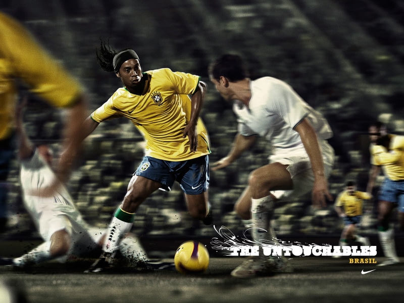 effort, s, adult, people, sports clothing, ball, Ronaldinho, sports equipment, shirt, 720P, soccer ball, untouchable, sport, men, motion, soccer player