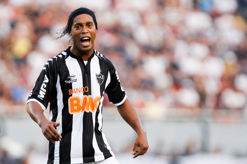 one person, Brazilian Serie a, front view, ronaldo, legend, adult, smiling, focus on foreground, incidental people, competition, atlético Mineiro, atletico mineiro