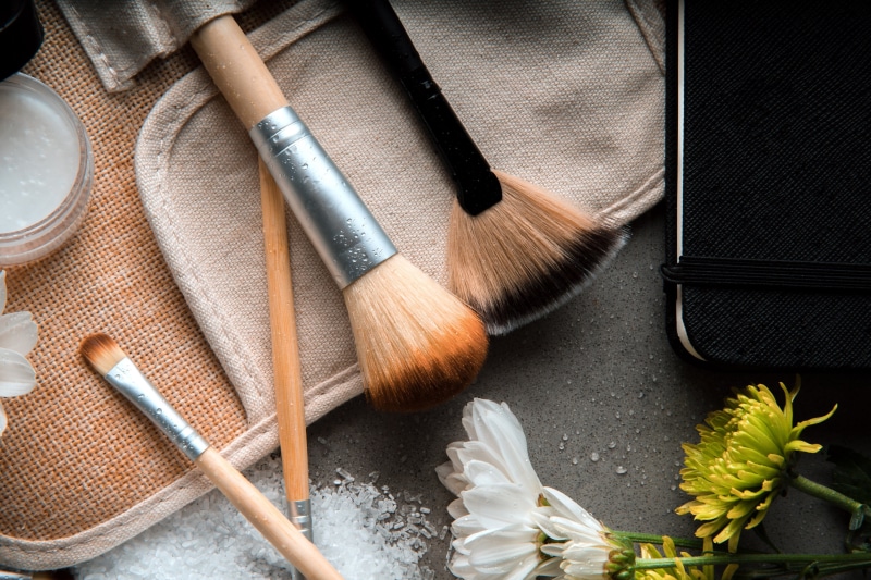 brush, still life, Makeup, make-up, paintbrush, directly above, black color, high angle view, Beauty, 4K, kitchen utensil, wood - material, Cosmetics