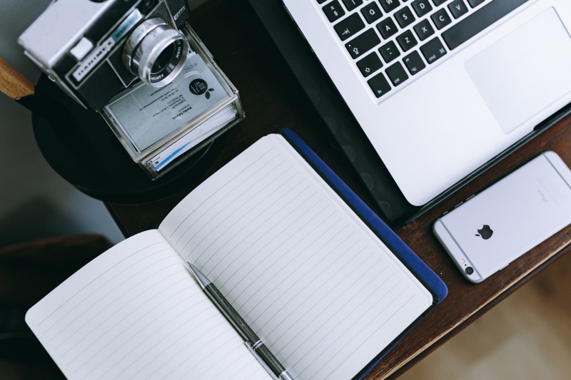 paper, still life, no People, book, Elegant, computer, wooden desk, technology, table, Macbook, publication, industry, iPhone, notebooks, moleskin, 4K