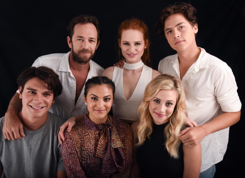 young Women, group Of People, adult, indoors, assorted, standing, confidence, happiness, smiling, Veronica Lodge, cheerful, headshot, Archie Andrews, women