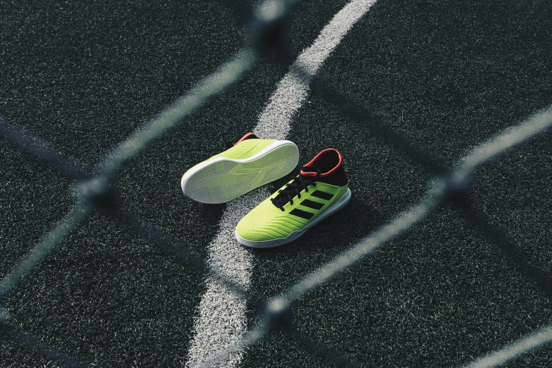 trainer, focus, running, security, sports equipment, still life, style, chainlink fence, black, photo, no people, road, high angle view, adidas, selective