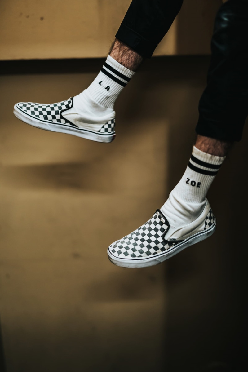 1080P, pair, sport, men, wearing, human body part, shoe, checked, top, human limb, lifestyles, human leg, low section, slip, one person, check, body part