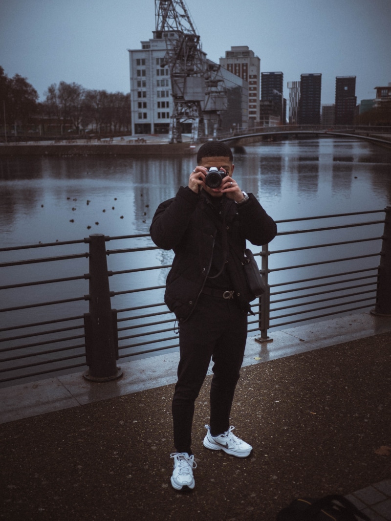 urban, full length, cell phone, town, phone, built structure, photo, footwear, taking, holding, metropolis, photography themes, man, photography, digital camera