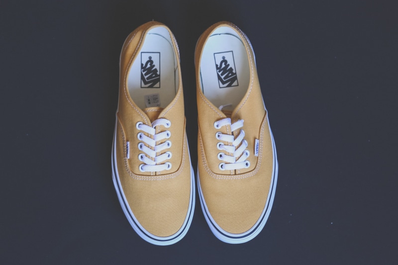 cut out, brand, no people, two objects, directly above, label, body part, shoelace, vans, photo, shoe, economy, pair, footwear, lifestyles, fashion, simplicity