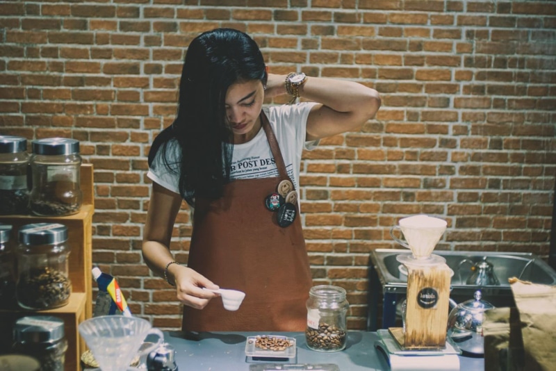 cappuccino, women, caffeine, cafe, brick, restaurant, container, 4K, hairstyle, casual clothing, real people, lifestyles, latte, brick wall, drink, holding