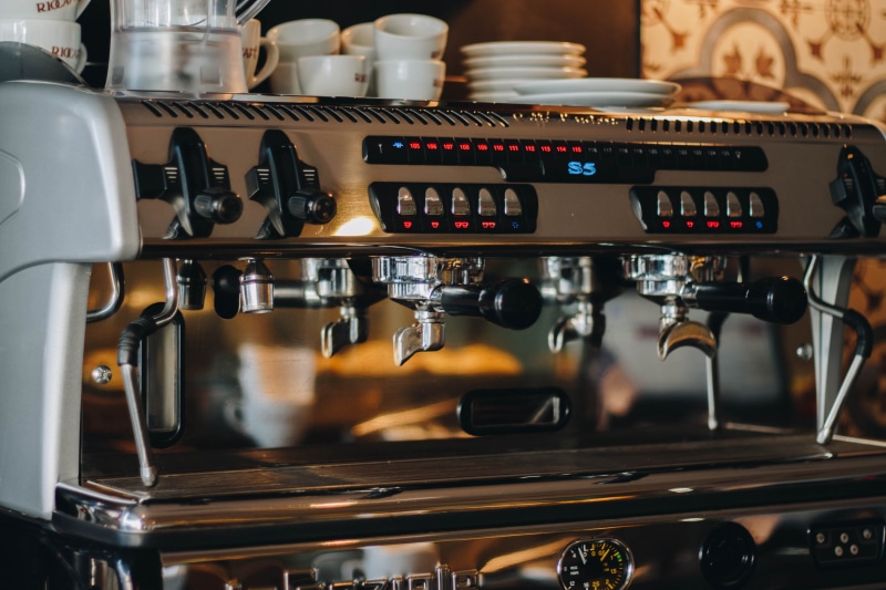 espresso maker, machinery, food and drink, cup, coffee shop, machine, coffee cup, coffee - drink, 4K, refreshment, indoors, mug, coffee maker, barista
