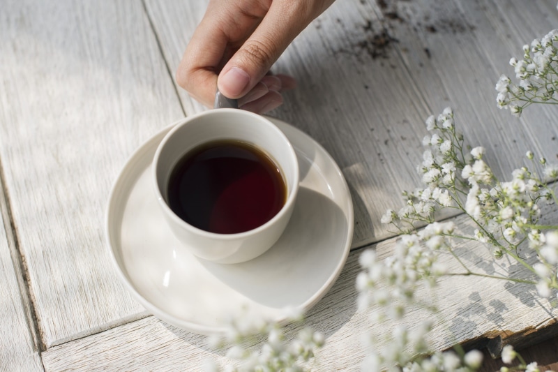 saucer, beverage, relaxation, accessory, food and drink, coffee cup, shop, morning, floral, lifestyle, decoration, liquid, brew, freshness, white, home