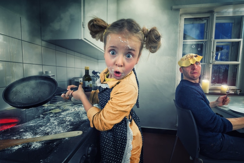 women, kitchen, males, 720P, girl, lifestyles, looking at camera, casual clothing, innocence, girls, men, home, bonding, cook, two people, families, real people