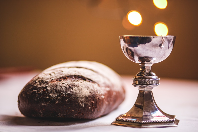 upper hutt, wood - material, beaker, holy communion, food, selective focus, circle, cup, communion, 4K, church, gray, goblet, illuminated, close-up, beside