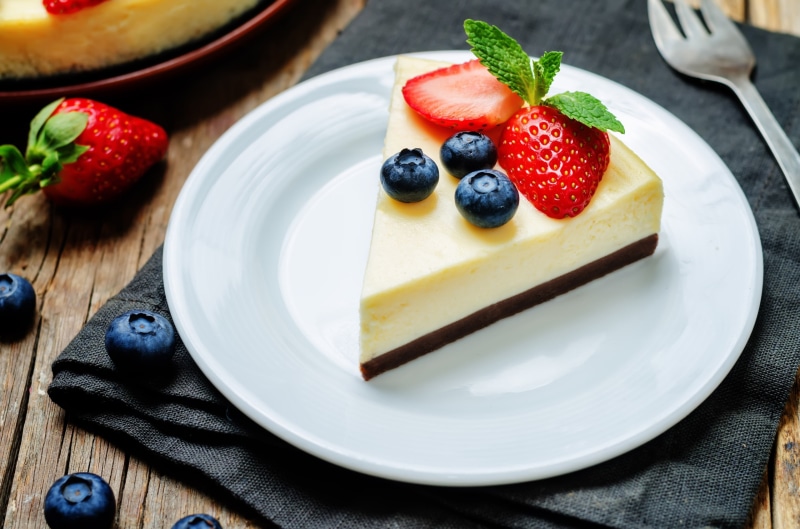 baked pastry item, indulgence, still life, sweet, blueberries, fruit, strawberries, 2K, dessert, blueberry, garnish, slice of cake, food, baked, indoors