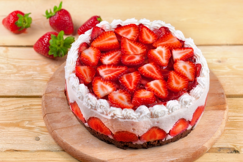 sweet food, strawberries, 4K, indoors, baked pastry item, cheesecake, sweet, no people, freshness, fruit, ready-to-eat, fruitcake, berry fruit, food, wood - material