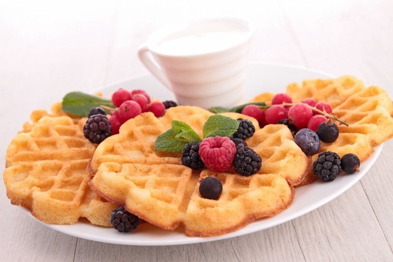 fruit, blueberries, plate, temptation, berry fruit, baked pastry item, no people, food and drink, raspberries, wellbeing, herb, raspberry, mint leaf - culinary