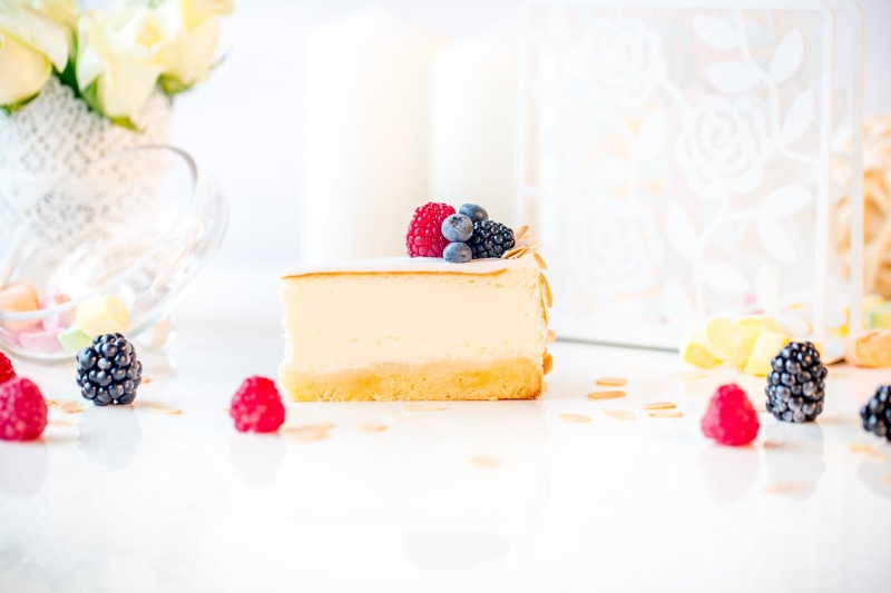 freshness, sweet, flower, fruit, 1080P, baked pastry item, table, no people, ready-to-eat, blueberry, Cheesecake, cake, sweet food, french food, healthy eating