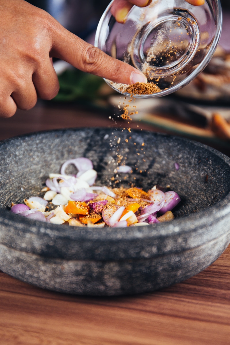 rustic, bow, ingredients, l, dinner, healthy, close-up, aroma, kitchen, vegetable, food and drink, wood, human hand, 4K, leaf, traditional, hand, freshness
