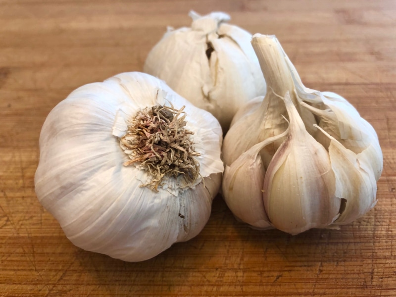 vegetable, wellbeing, table, healthy eating, healthy, ingredient, spice, cutting board, kitchen, indoors, 4K, vegetables, eat, food, nutrition, garlic clove