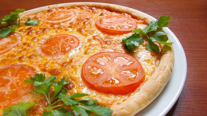 table, 1080P, pizza, ready-to-eat, herb, tomatoes, high angle view, heat - Temperature, lunch, refreshment, food And Drink, vegetable, garnish, meat, cooking