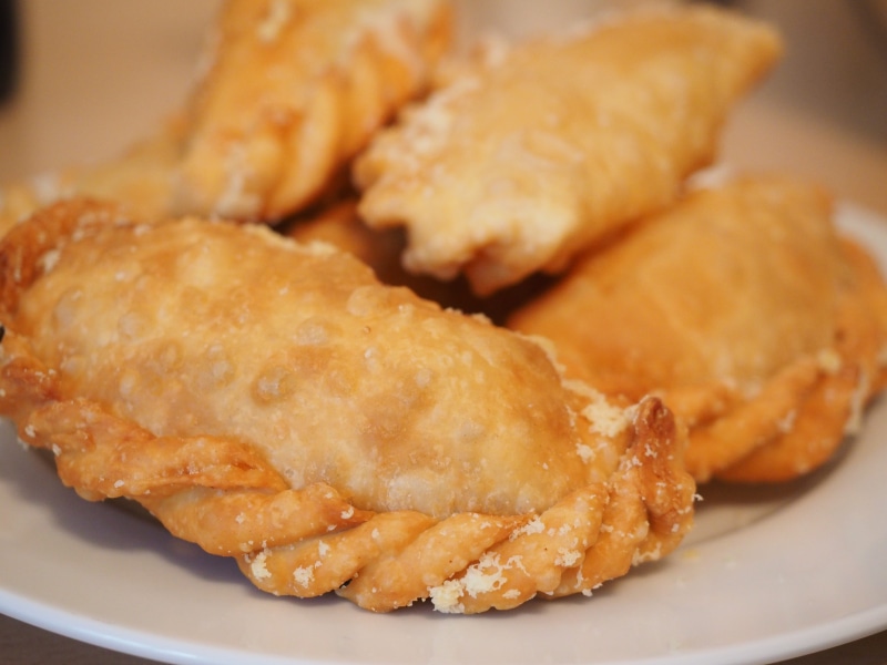 fried, empanada, selective focus, lunch, close-up, appetizer, unhealthy eating, chinese food, food and drink, 4K, french food, temptation, court, hearty
