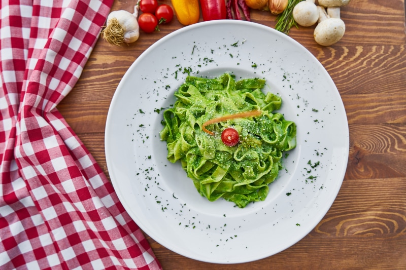 wellbeing, tomato, kitchen, backgrounds, fruit, green, detail, table, green color, kitchen utensil, vegetarian food, color, close-up, food, white, organic