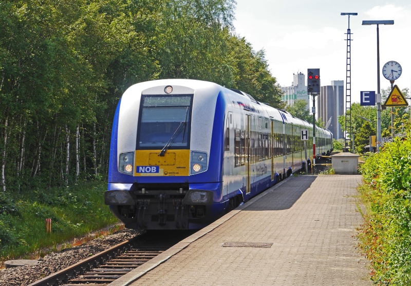 husum hbf, regional traffic, architecture, track, land vehicle, mode of transportation, railroad station platform, west coast, no people, platform, passenger train