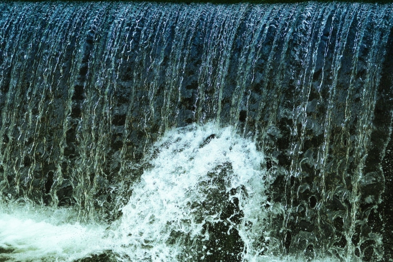 motion, outdoors, nord, lock, flowing, castle park castle weesenstein, aquatic sport, structure, power in nature, day, beauty in nature, liquid, blurred motion
