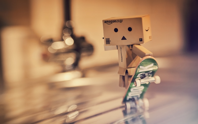 toy, blur, motion, focus on foreground, creativity, human representation, danbo, selective focus, box, cardboard, technology, indoors, playing, robot, 4K