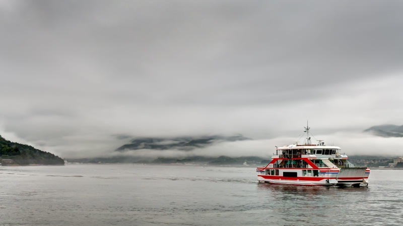 photo, body, ocean, motion, power in nature, cloudscape, no people, sky, cloud - sky, overcast, dramatic sky, passenger craft, mode of transportation, selective