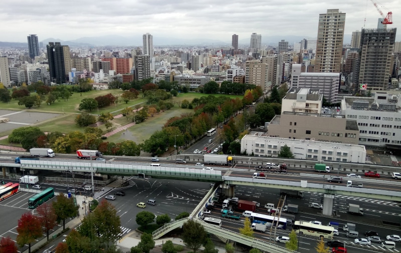 tourist, 2K, road, kansai, nature, street, built structure, urban, car, land vehicle, cityscape, sky, japan, high angle view, naniwanomiyaato park, mode of transportation