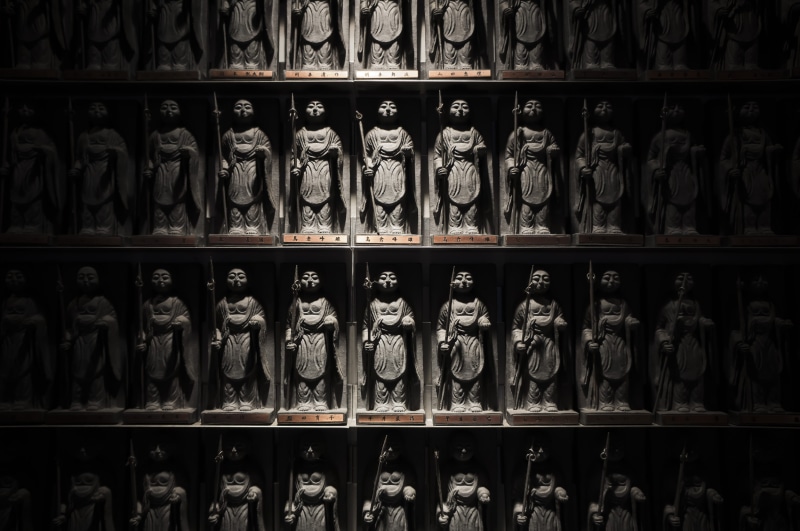 buddhism, osaka, buddha statue, shelves, side by side, no people, repetition, male likeness, religion, shelf, 4K, culture, variation, architecture, human representation