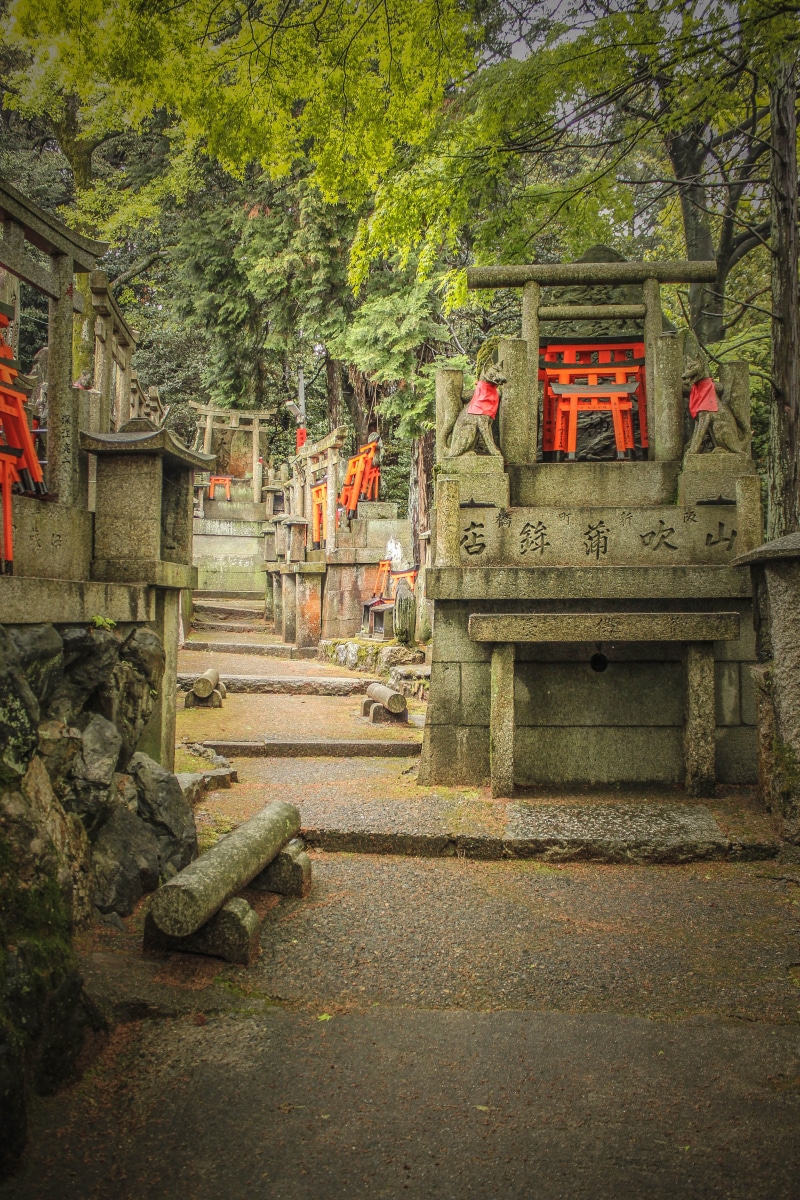building, statue, outdoors, religion, 4K, built structure, plant, temple, architecture, art and craft, fushimi inari taisha, fushimi inari-taisha, building exterior