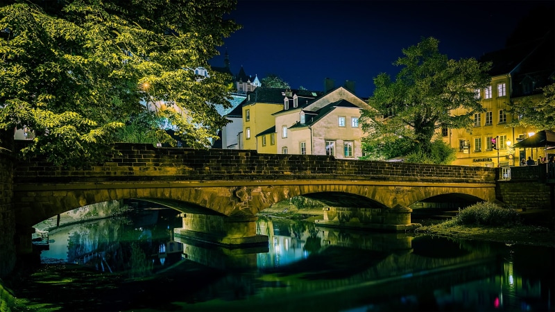 built structure, sky, homes, waterfront, old bridge, arch, river, plant, footbridge, connection, illuminated, bridge - man made structure, reflection, 2K