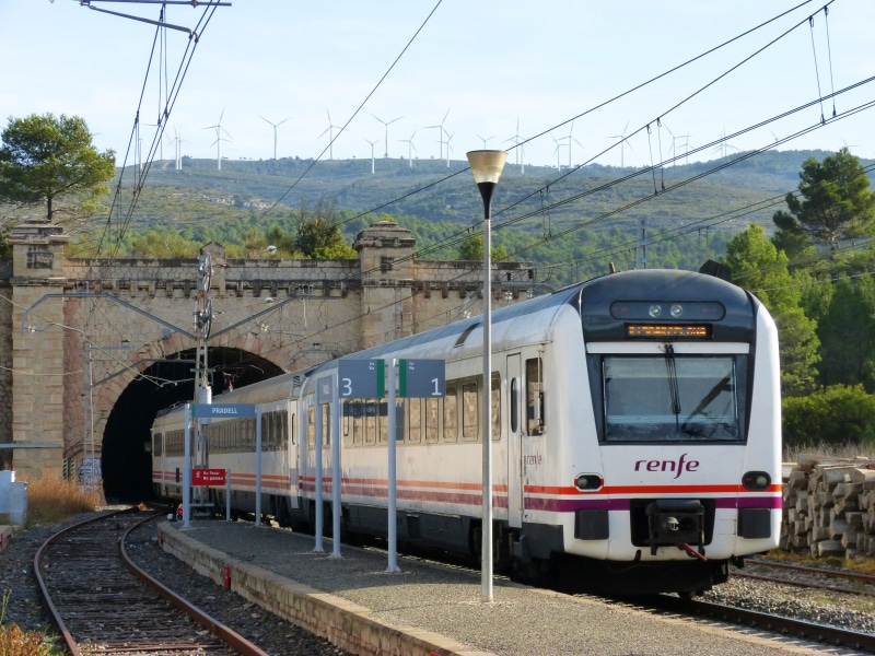 travel, railroad car, Renfe, architecture, white, outdoors, tunnel, no people, passenger train, sky, 4K, day, nature, built structure, mode of transportation