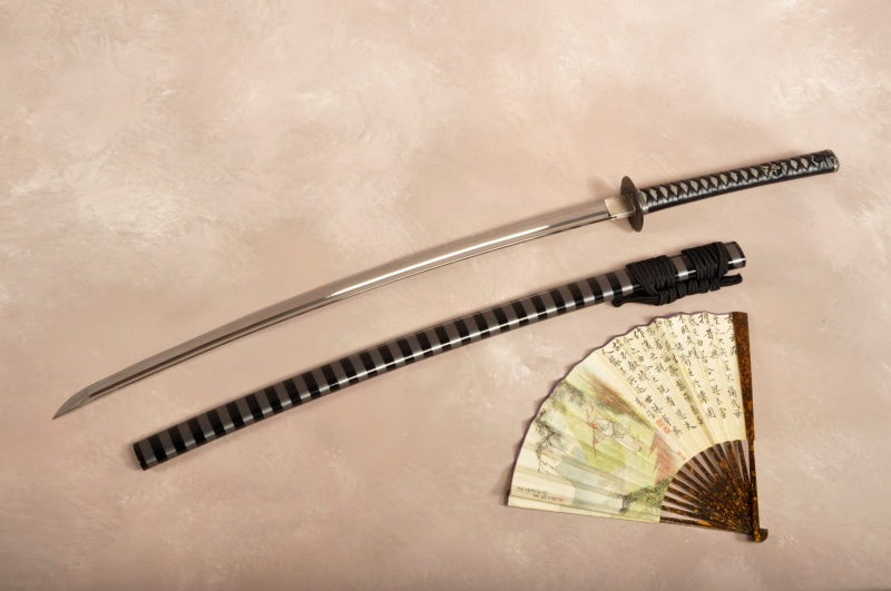 brush, sheath, retro Styled, old-fashioned, metal, close-up, personal accessory, eating utensil, ornate, fan, sword, finance, kitchen utensil, pattern