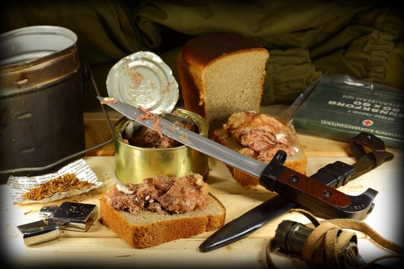stew, close-up, no people, bread, eating utensil, sheath, indoors, food and drink, knife, still life, loaf, freshness, meal, meat, healthy eating, 1080P