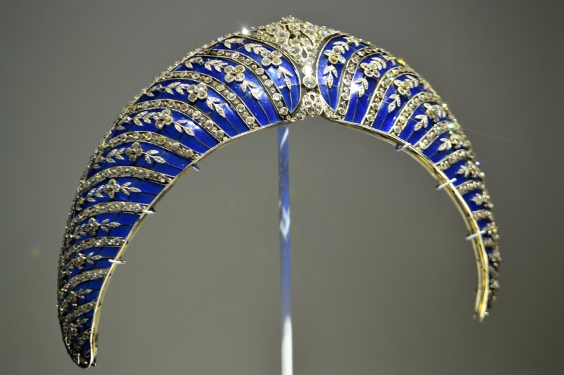art and craft, royal, collection, white, style, priceless, arts culture and entertainment, vintage, decoration, adornment, refined, jewel, elegance, kokosnik