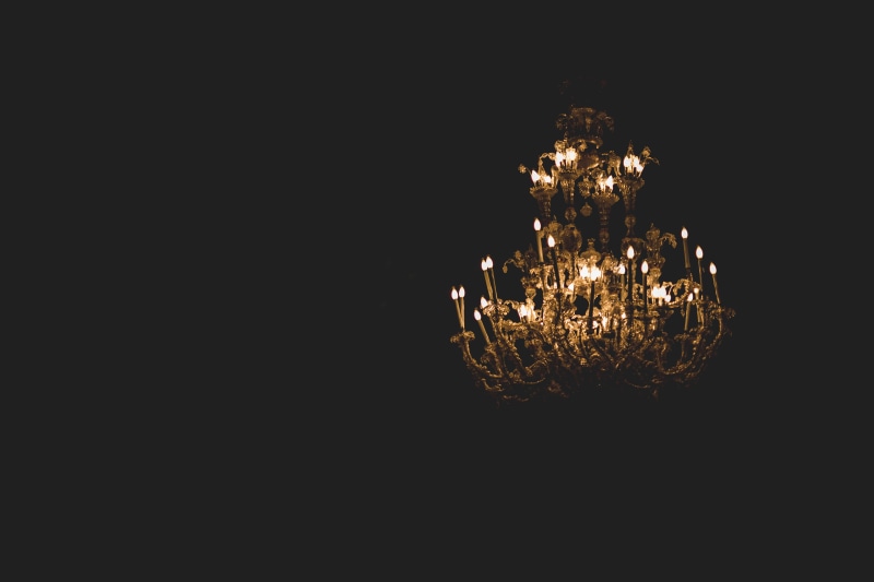 electric lamp, black background, crown, electric light, luxury, electricity, single object, light bulb, upright, luminosity, copy space, dark background