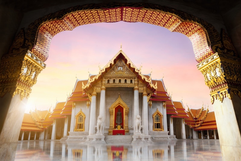 reflection, wall, architecture, sunlight, sky, lion, old building, white, religion, gates, gold, window, pillar, Asian architecture, ancient, temple, statue