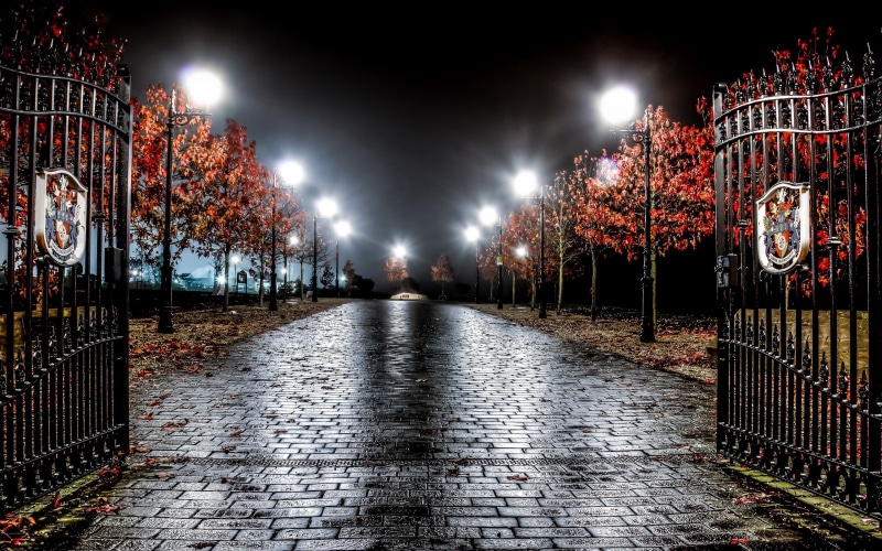architecture, footpath, building Exterior, gate, the way forward, cityscape, famous Place, barrier, paving stone, england, city, fence, street, night, city Life