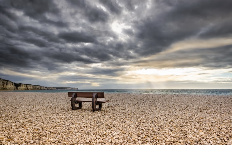 Bench, Beach, 2K, Clouds, Stones, Sea