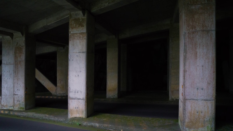 concrete, absence, bridge, architectural column, moss, pillar, 5K, bridge - man made structure, taiwan, connection, wood - material, dark, indoors, shimen reservoir