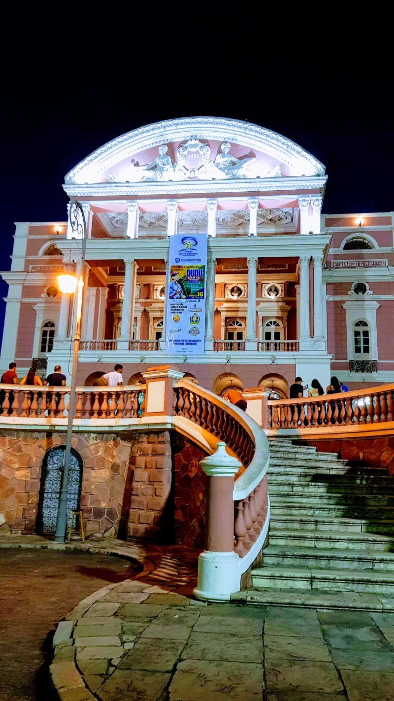 pillar, column, housing, dome, low angle view, house, sky, apse, arte, interior design, outdoors, travel destinations, teatro, city, handrail, arch, building exterior