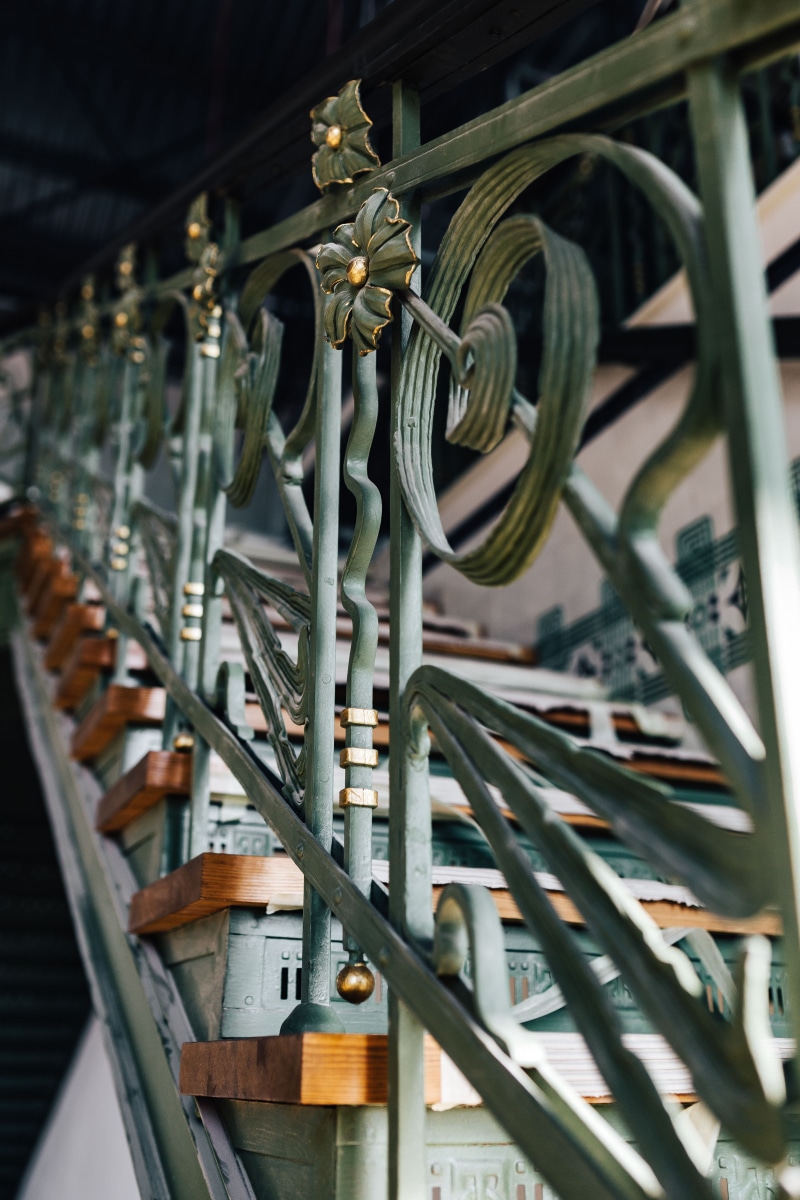 indoors, focus on foreground, Elegant, safety, staircase, iron, leaf, 5K, security, fancy, stairs, day, steps, wrought iron, iron - Metal, metal, opulent