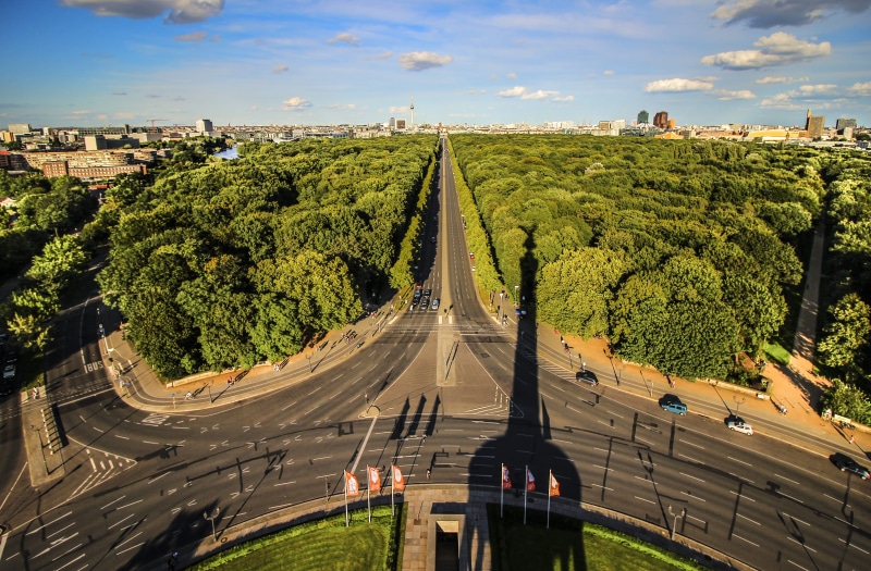 tower, travel destinations, brandenburger, 4K, germany, building exterior, green color, architecture, brandenburg gate, victory, river, outdoors, berlin